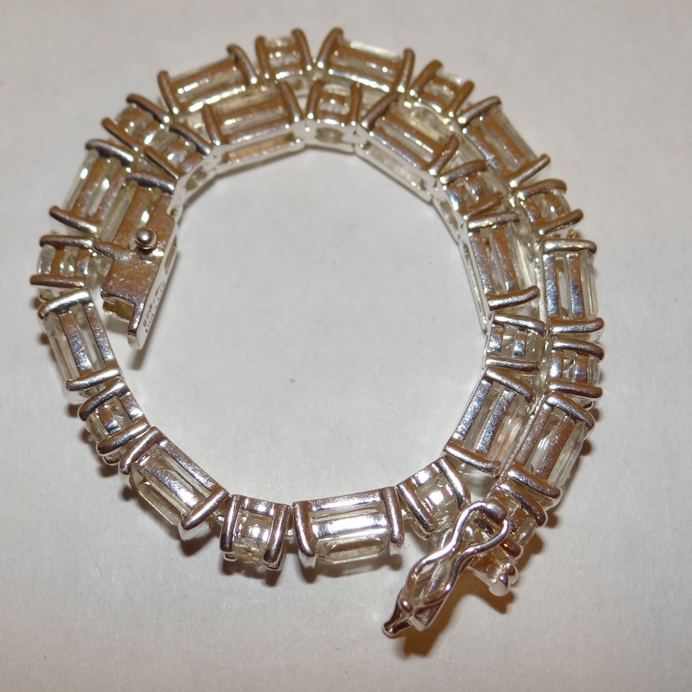 White Topaz 7 1/2" In-Line Tennis Bracelet - Picture 5 of 8